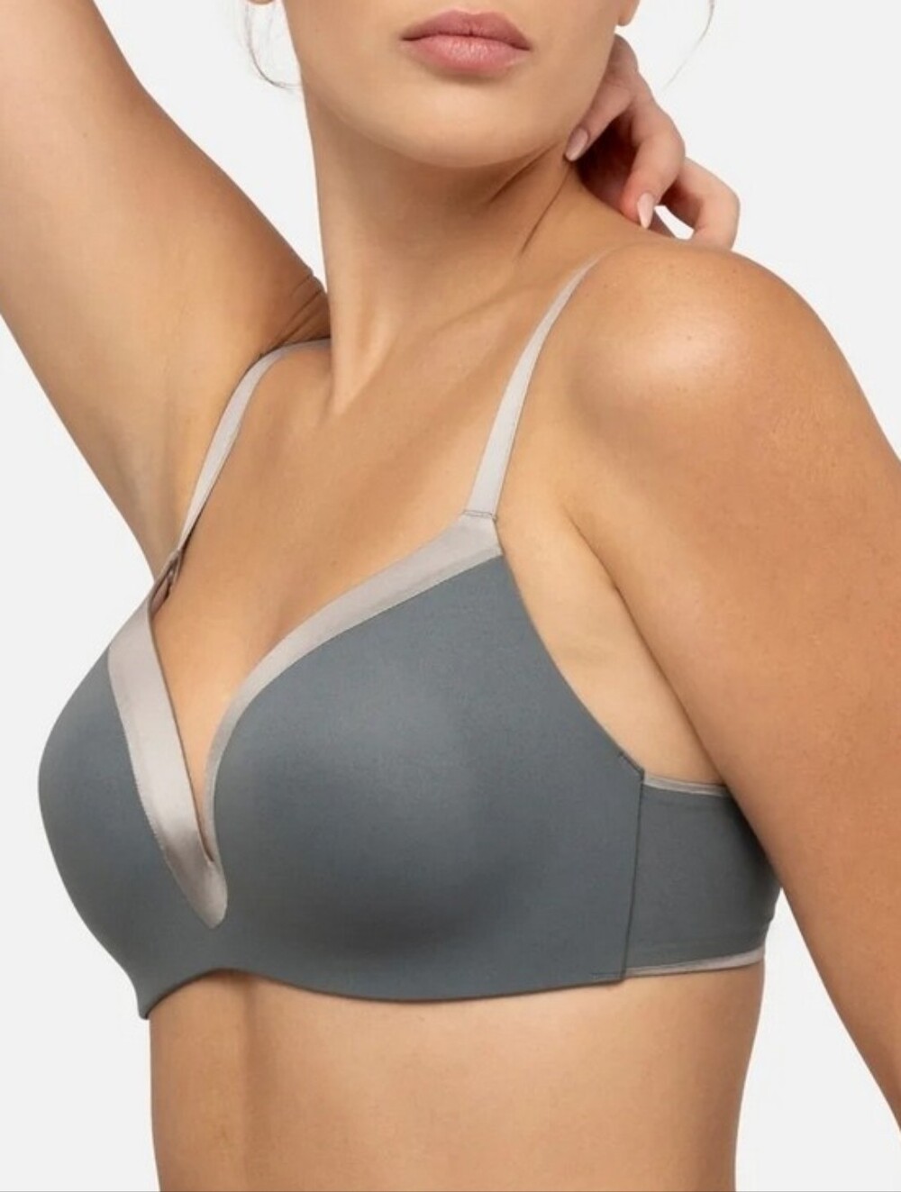 Underoutfit 1258 Satin Grace 3D molded Wireless Bra